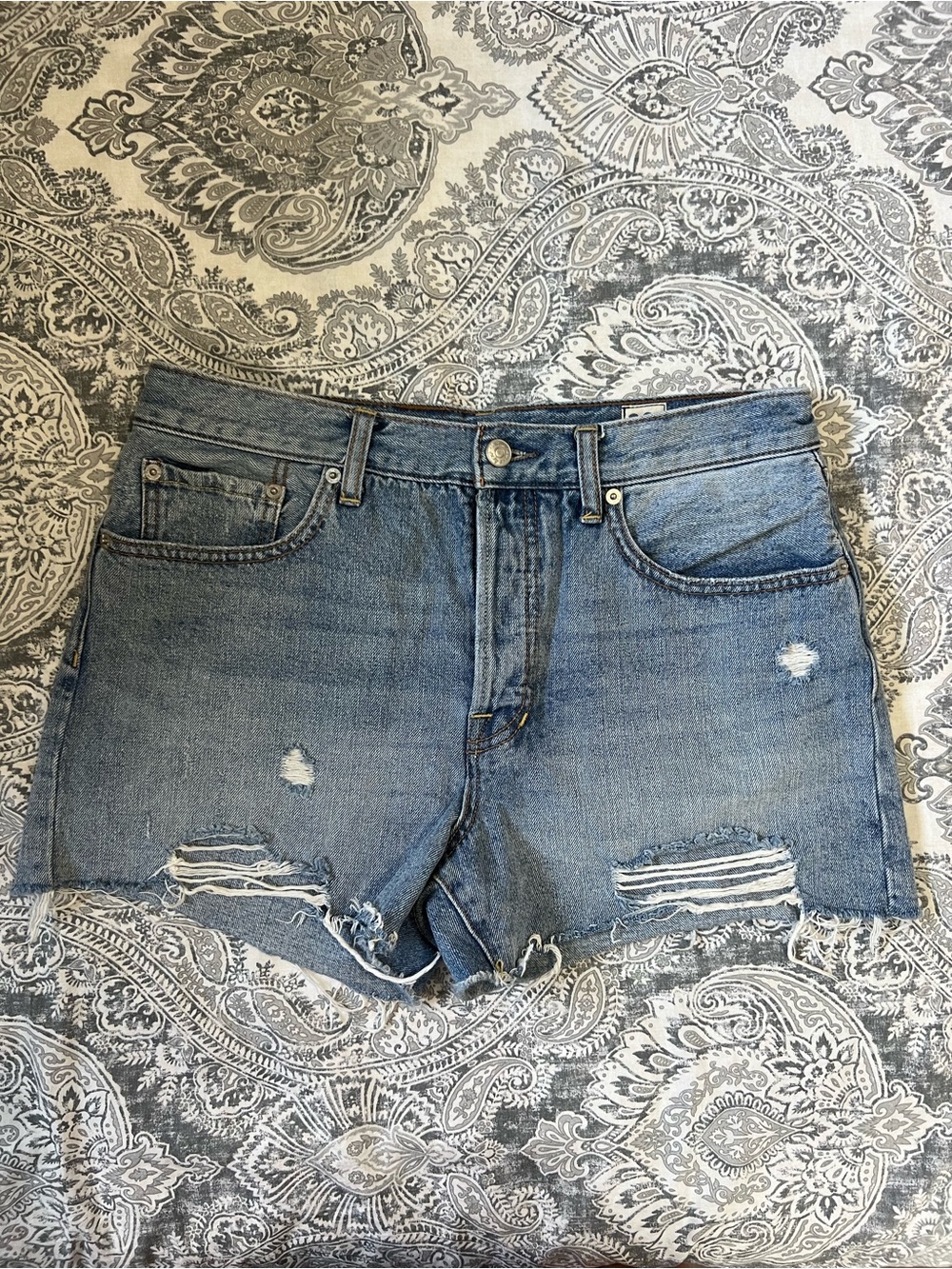 256 - We The Free Distressed High-Rise Jean Shorts - Light Blue